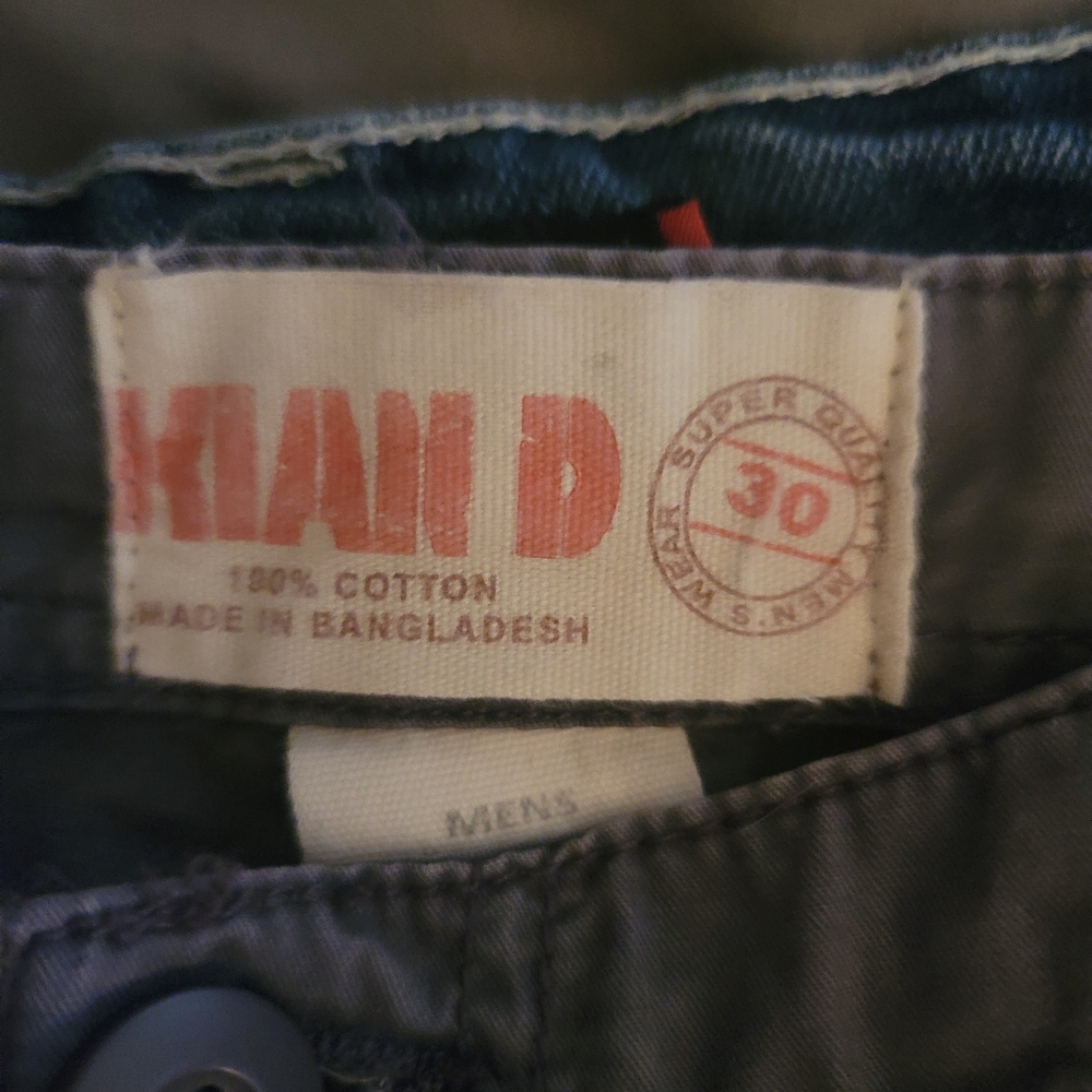2 pair of size 30 shorts. They both fit like size 32. Blue jean shorts are SP.